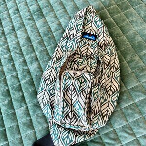 NWOT Kavu Rope Bag Leaves